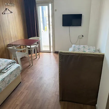 בית אירוח Altin Lefkosa Kibris Kktc איזמיר