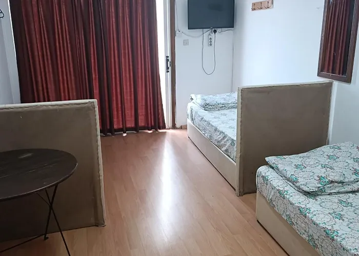 Altin Lefkosa Kibris Kktc בית אירוח איזמיר