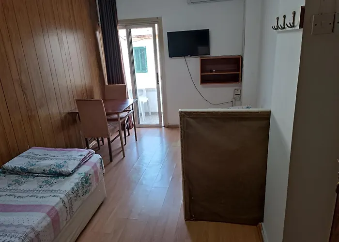 בית אירוח Altin Lefkosa Kibris Kktc איזמיר