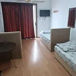 Altin Lefkosa Kibris Kktc בית אירוח איזמיר