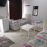 בית אירוח Altin Lefkosa Kibris Kktc איזמיר